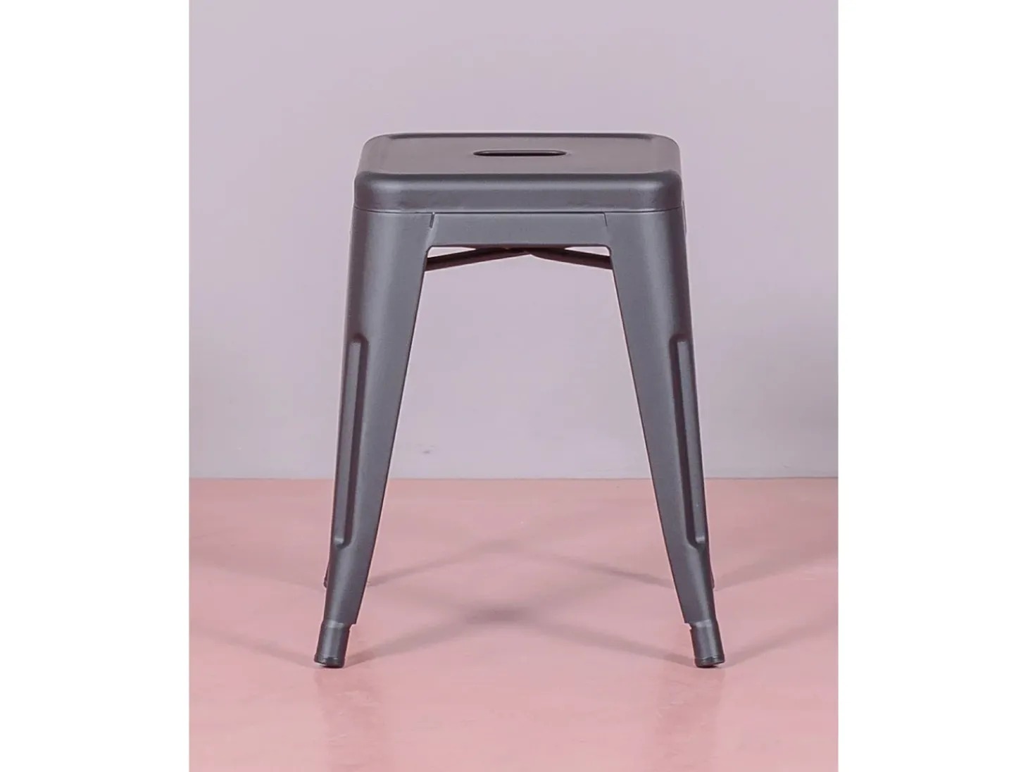 Banqueta baixa em aço industrial (45cm) - Bistro - Preto