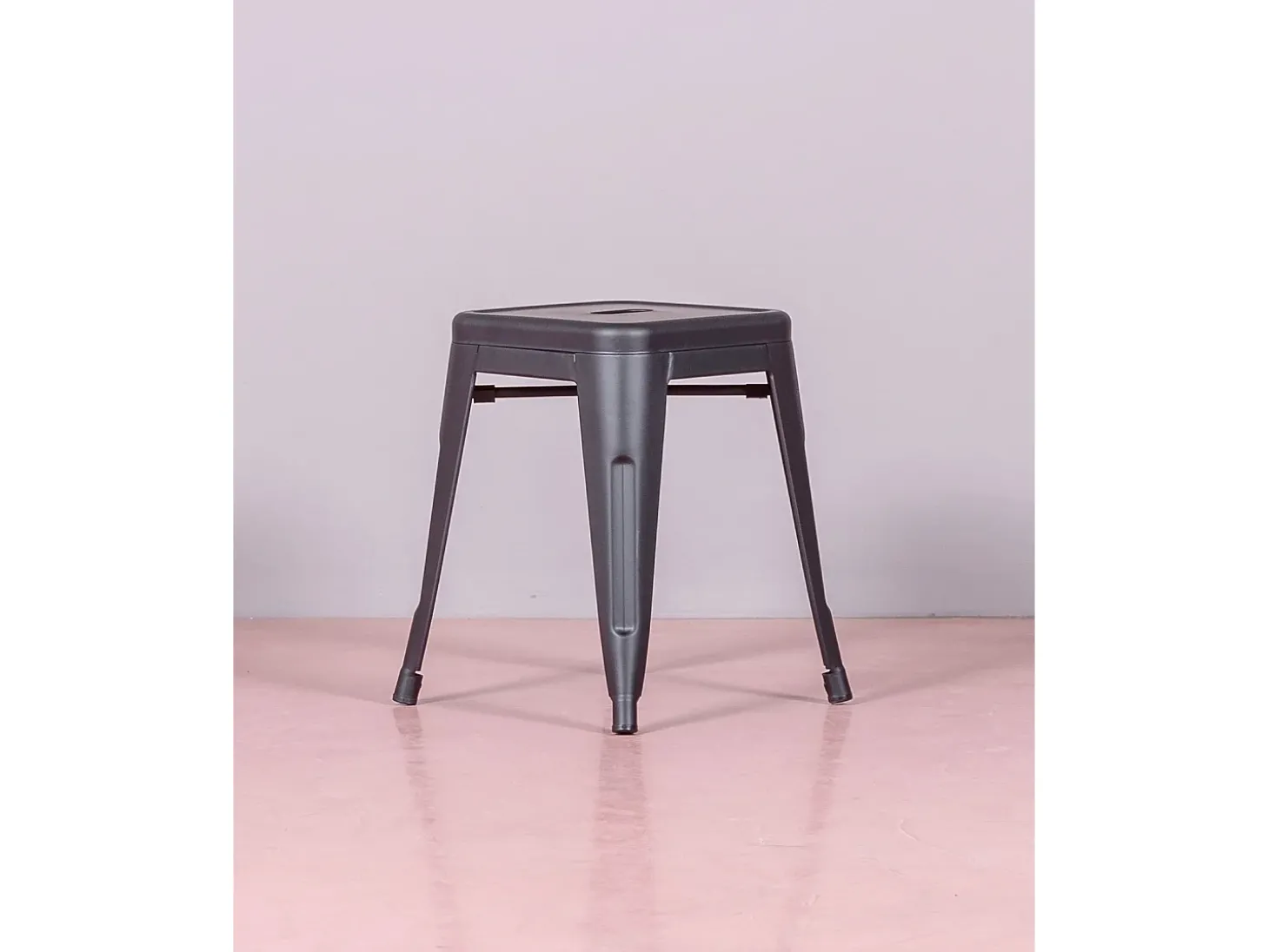 Banqueta baixa em aço industrial (45cm) - Bistro - Preto