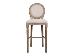 Banqueta de madeira com estofamento creme.