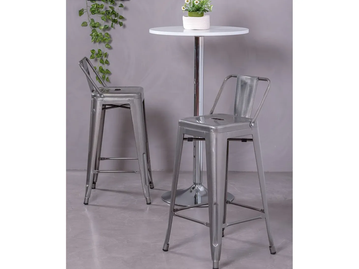 Banqueta industrial de metal com encosto baixo (66cm) - Bistro - Metal