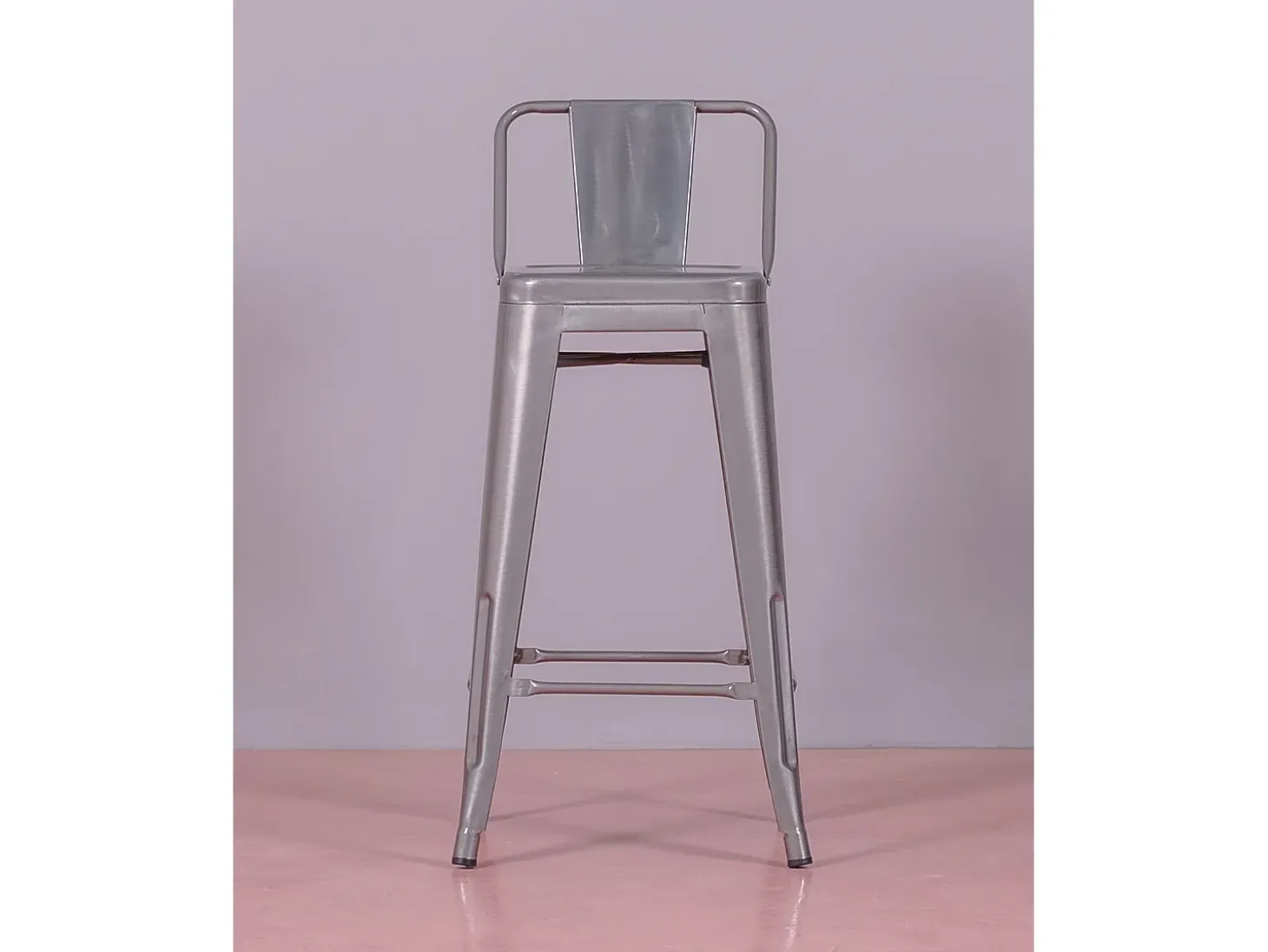 Banqueta industrial de metal com encosto baixo (66cm) - Bistro - Metal
