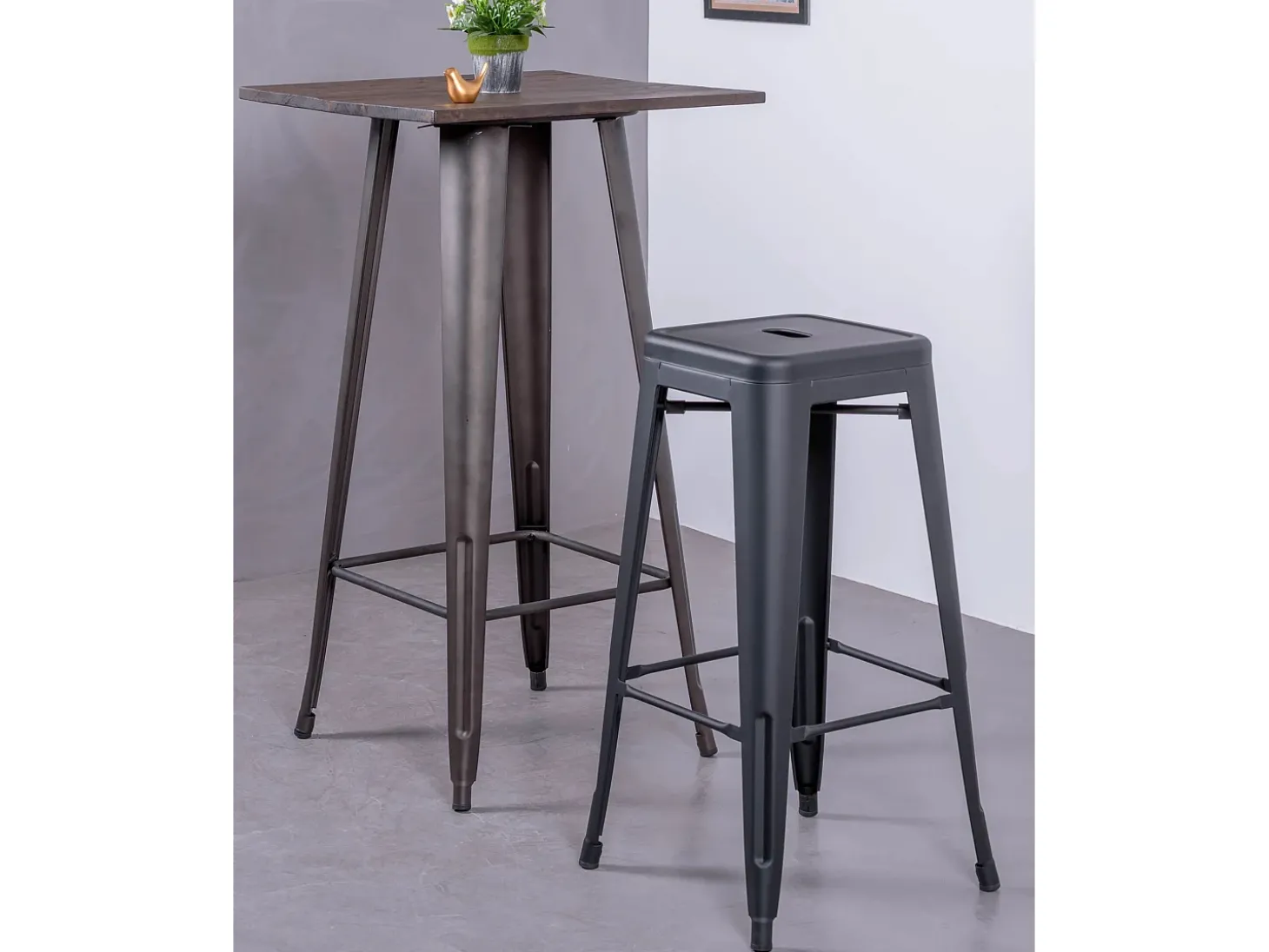 Banqueta metálica em aço lacado (76cm) - Bistro - Preto