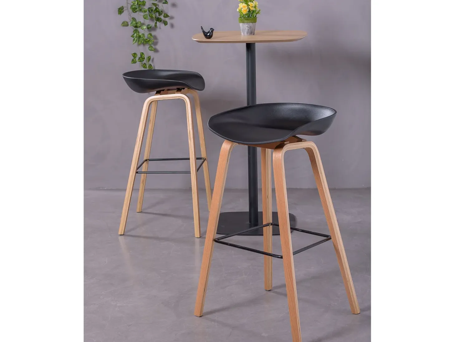 Banqueta nórdica com pés em madeira de faia (75cm) - Daxer - Preto