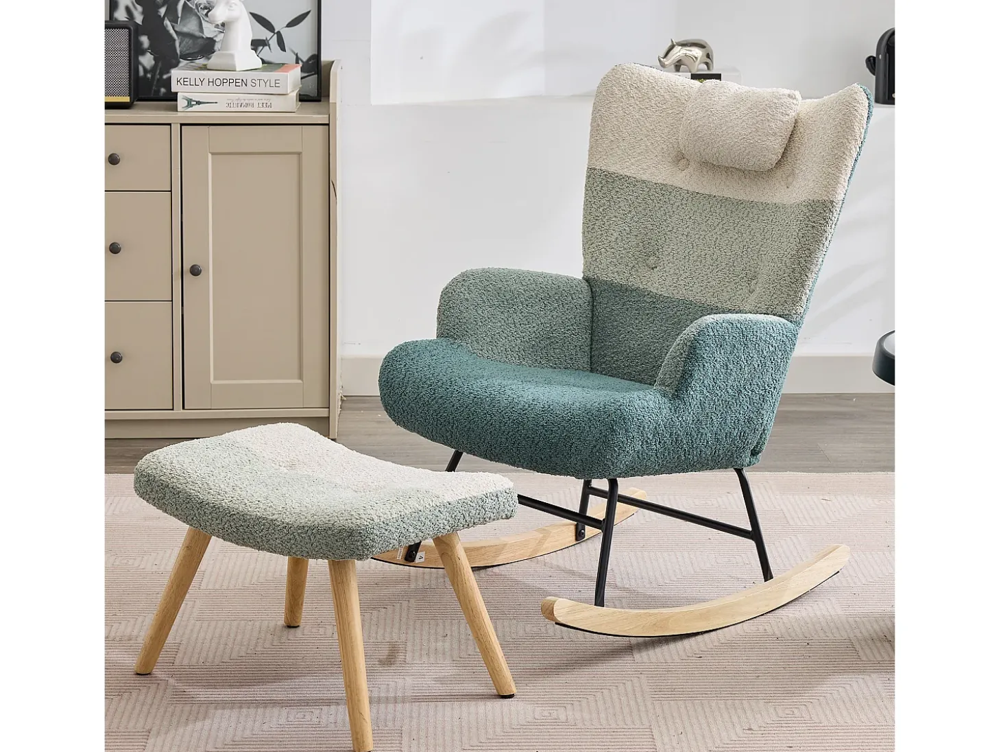 Cadeira de balanço de tecido bouclé com apoio para os pés e para a cabeça - 65,5 x 83 x 95 cm - Multicolorido