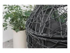 Cadeira de baloiço em resina preta com efeito de vime JANE com almofada confortável para interior e exterior