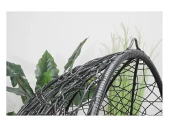 Cadeira de baloiço em resina preta com efeito de vime JANE com almofada confortável para interior e exterior