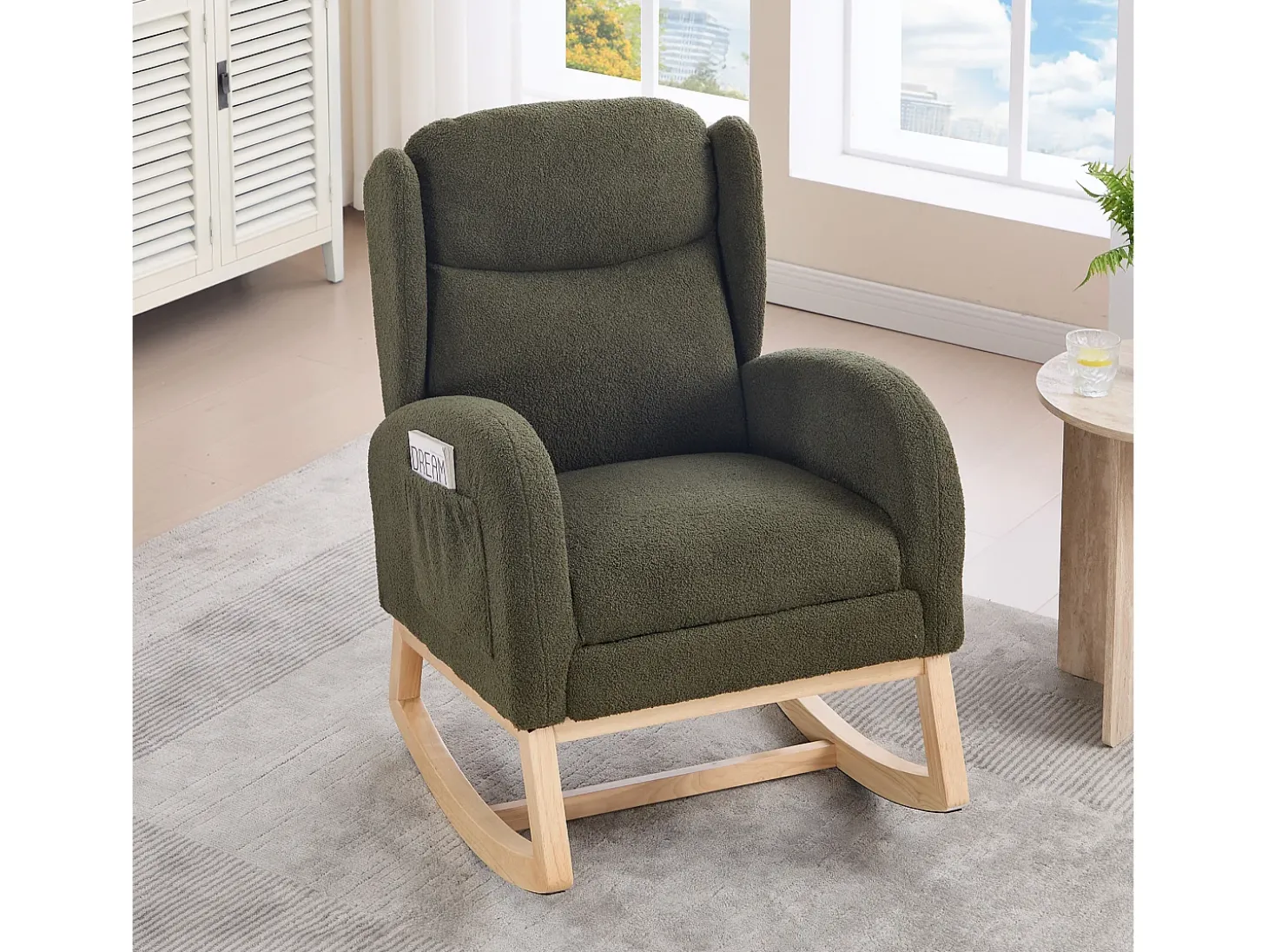 Cadeira de baloiço verde com bolsos laterais, apoio para os pés ajustável, estrutura em madeira 122,5x70x104cm
