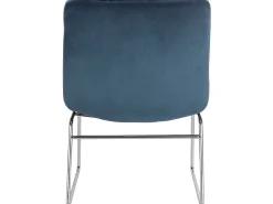 Cadeira decorativa estofada em veludo azul.