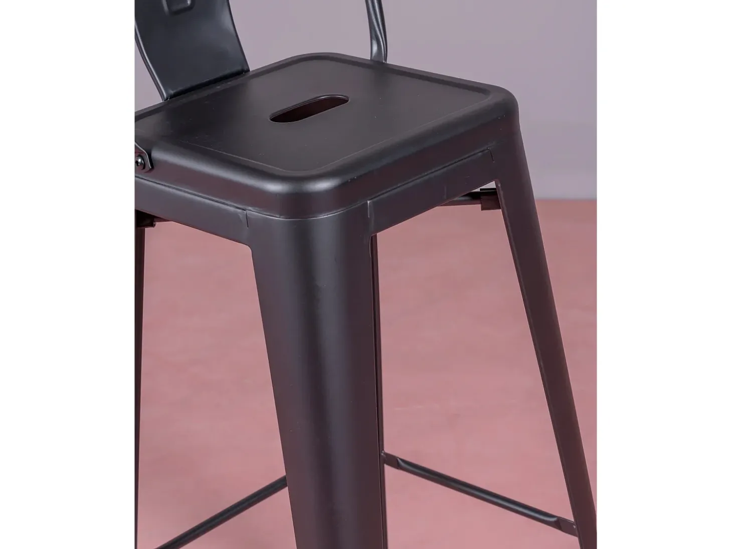 Conjunto de 4 bancos metálicos com encosto alto - Bistro - Preto