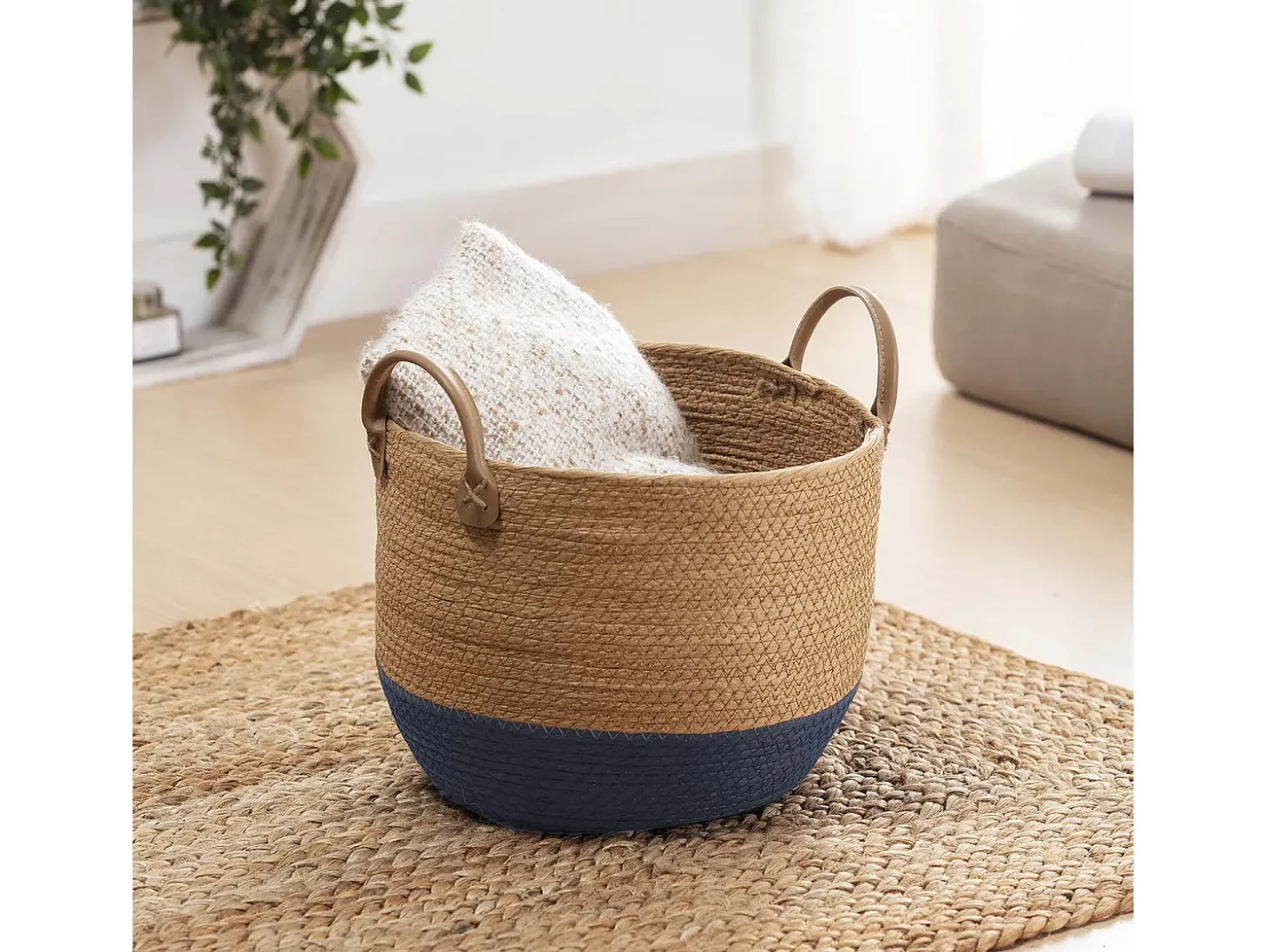 Conjunto de 3 cestas Tecla de fibra natural com alças, azul/natural.