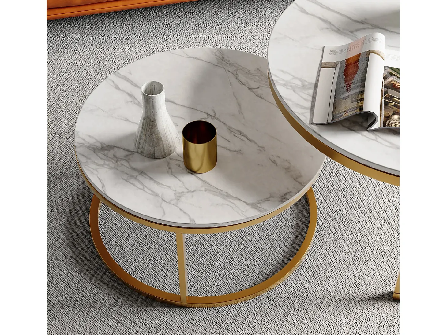 Conjunto de 2 mesas de centro modernas que se encaixam umas nas outras, estrutura em metal dourado, tampo em mármore - 80 cm