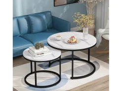 Conjunto de 2 mesas de centro redondas encaixáveis com acabamento em folheado de mármore branco e estrutura em metal preto.
