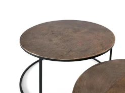 Conjunto de 2 mesas em metal e couro