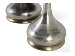 Conjunto de duas mesas de centro com tampo circular em mármore.