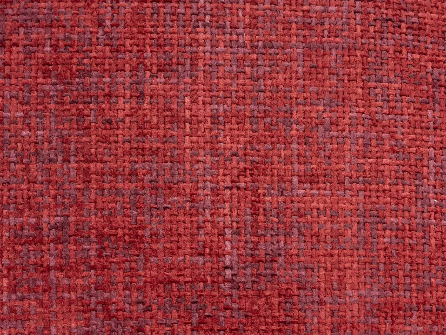 Grande sofá de canto direito em tecido texturizado vermelho POGNI da Maison Céphy
