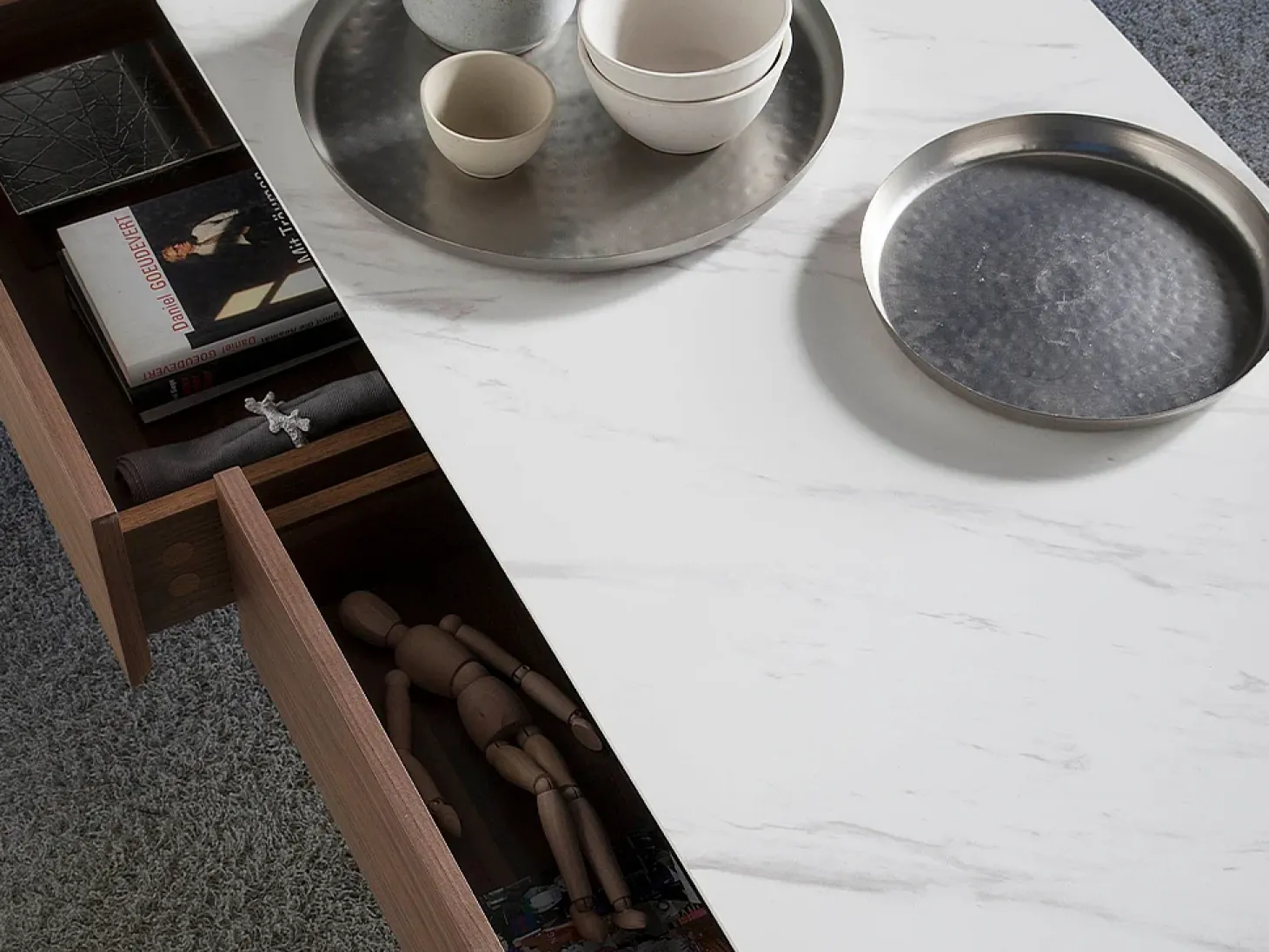 Mesa de centro retangular em mármore de porcelana e nogueira 2049 ANGEL CERDA