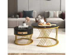 Mesa de centro/lateral redonda 2 em 1 em MDF com tampo de mármore, gavetas em rattan, puxadores de madeira e pés de ferro dourado. 70x70x45,5+50x50x38,5cm