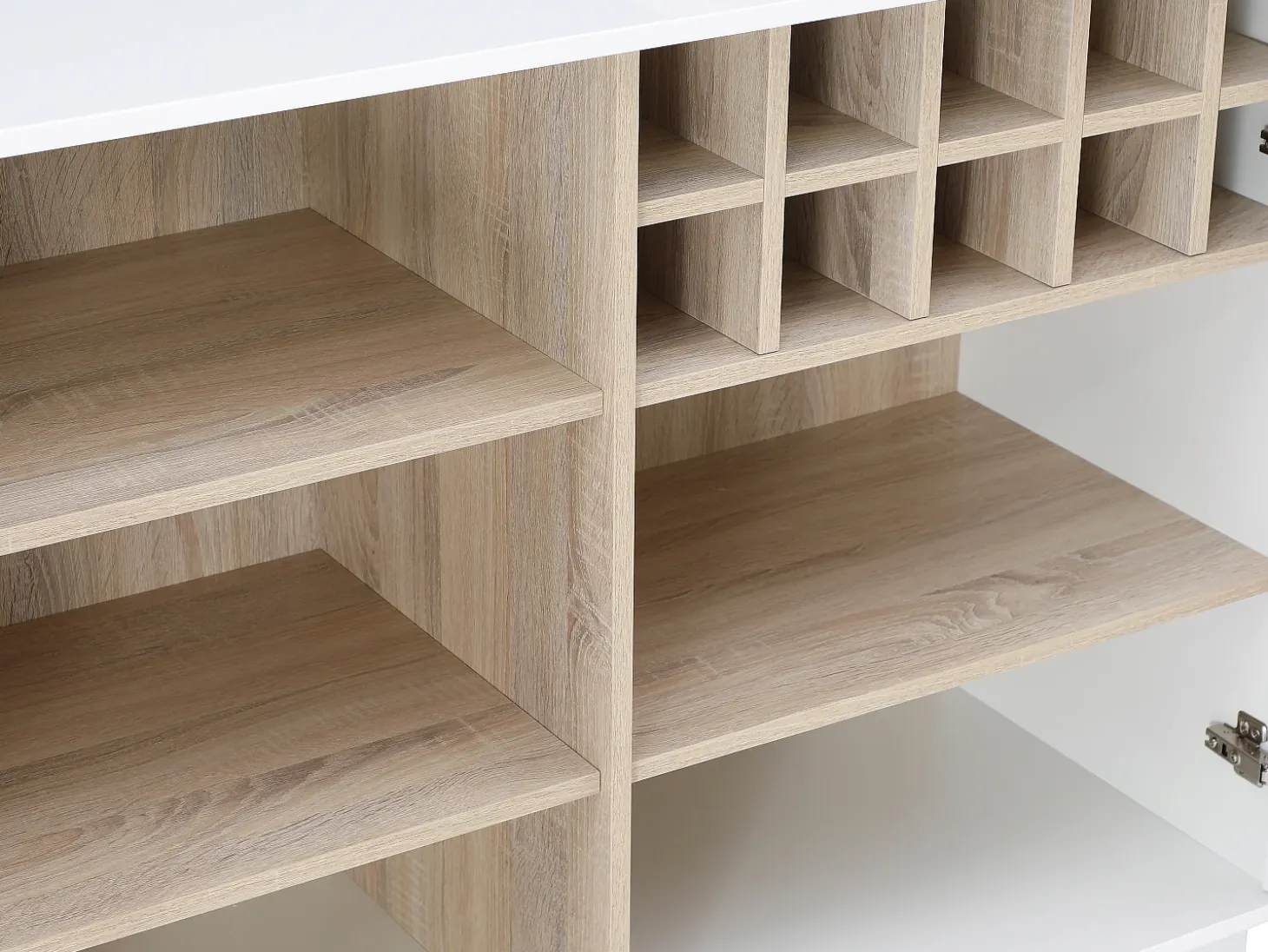 Móvel de bar giratório com arrumação em MDF, vidro temperado branco e natural - ARAMETA