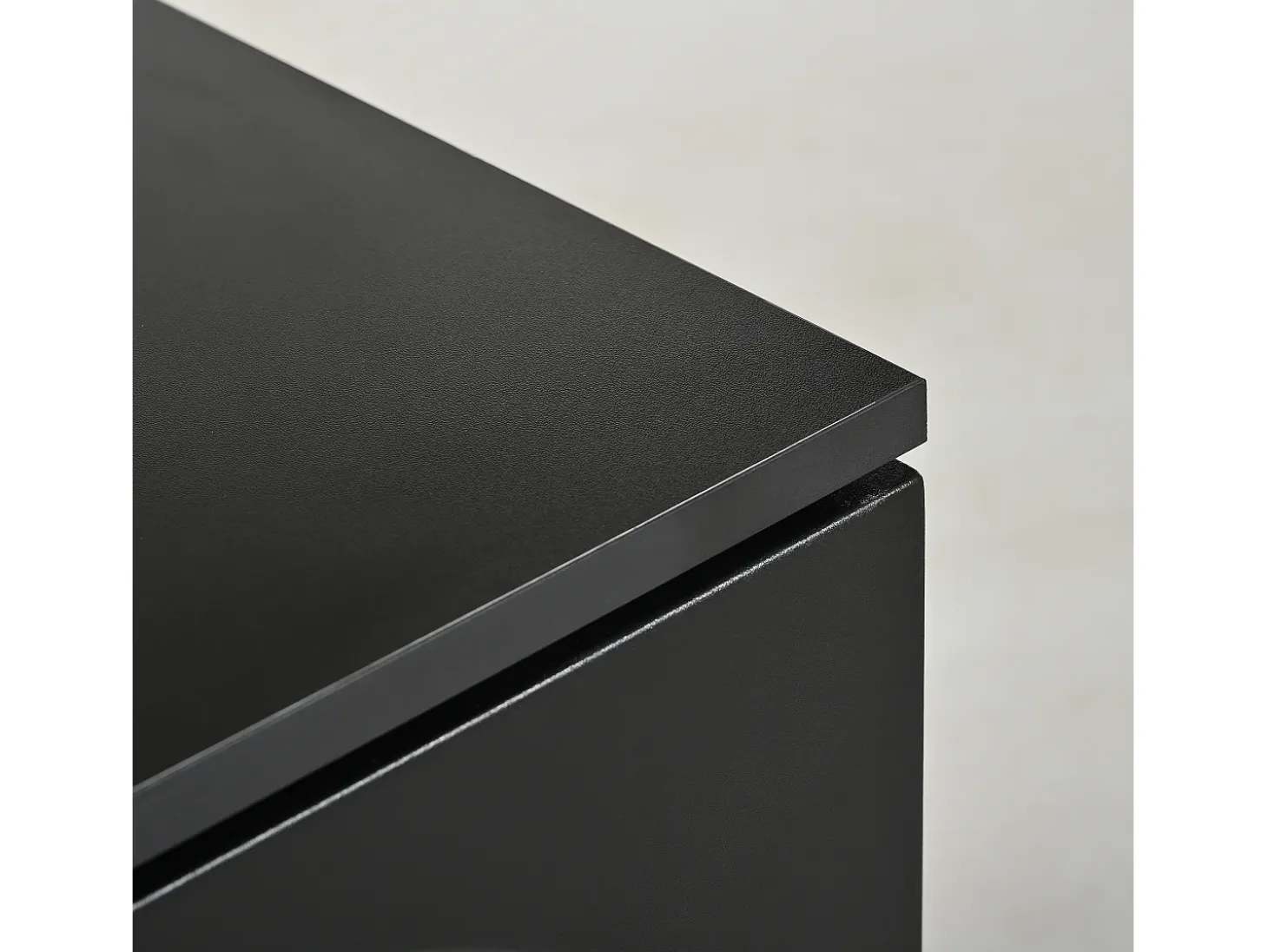 Móvel de TV moderno preto com 4 portas - prateleira ajustável - Preto 175 x 38 x 56 cm