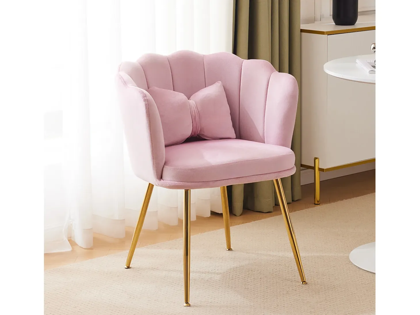 Poltrona com encosto em forma de pétalas, almofadas em forma de borboleta, veludo, ROSA