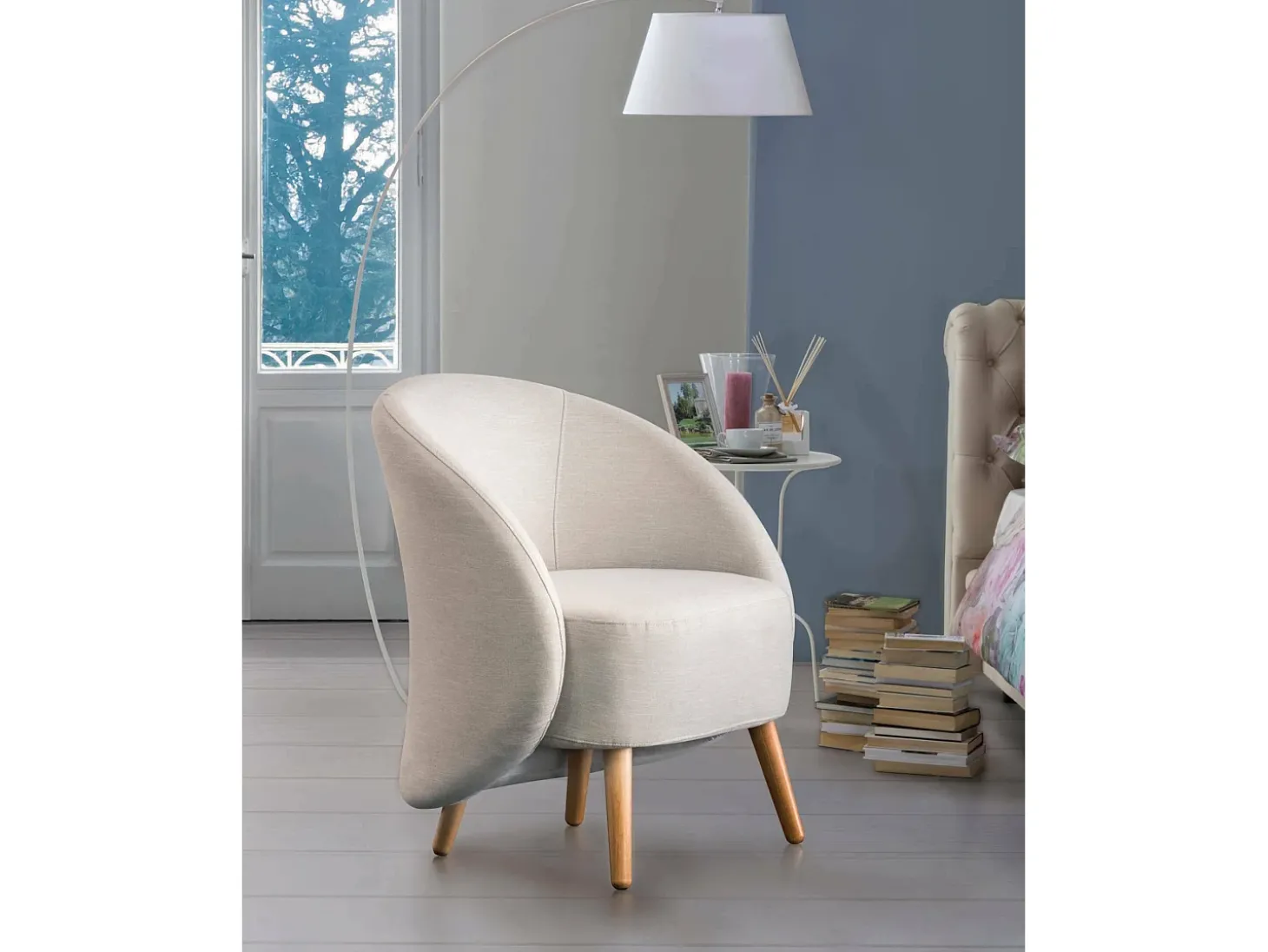 Poltrona Dabdal, poltrona lounge design, 100% Made in Italy, poltrona relaxante em tecido acolchoado, 70x60h80 cm, Bege