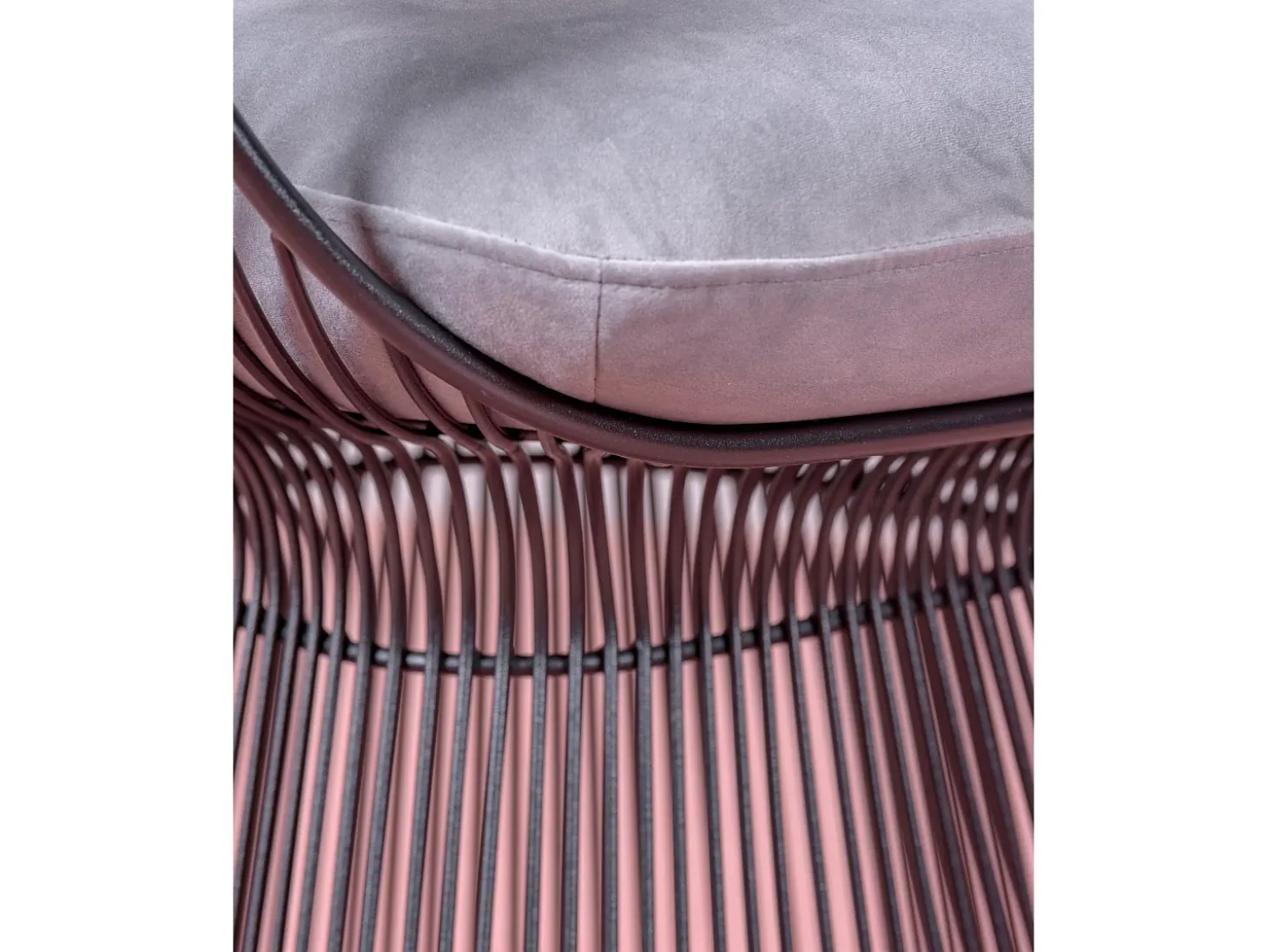 Poltrona de design estofada em veludo e estrutura em aço - Albert - Cinza