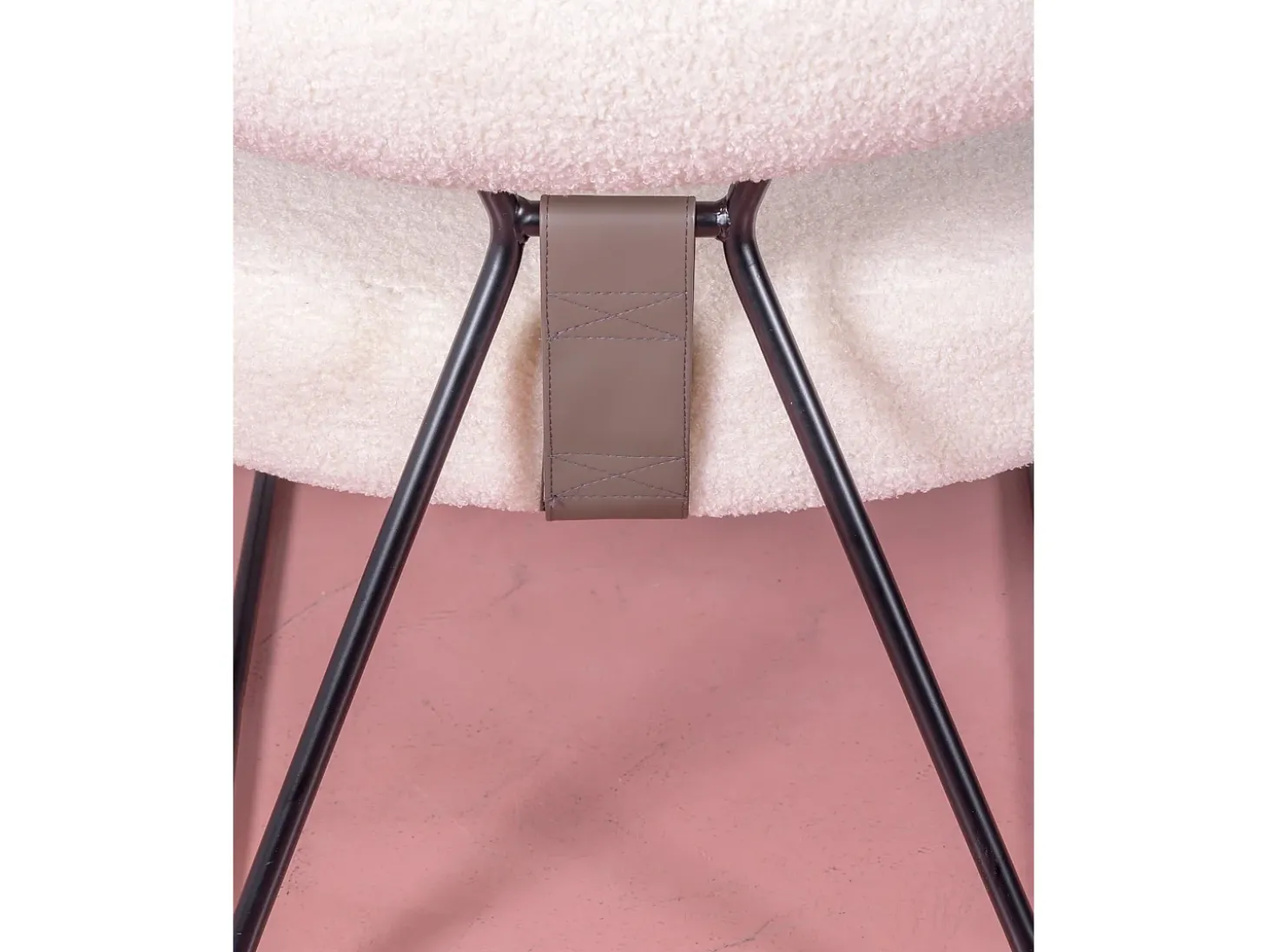 Poltrona de design estofada em bouclé e base em aço - Oxford - Branco