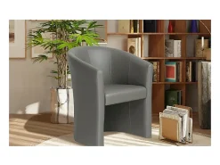 Poltrona de sala confortável em tecido taupe. Coleção KYOTO