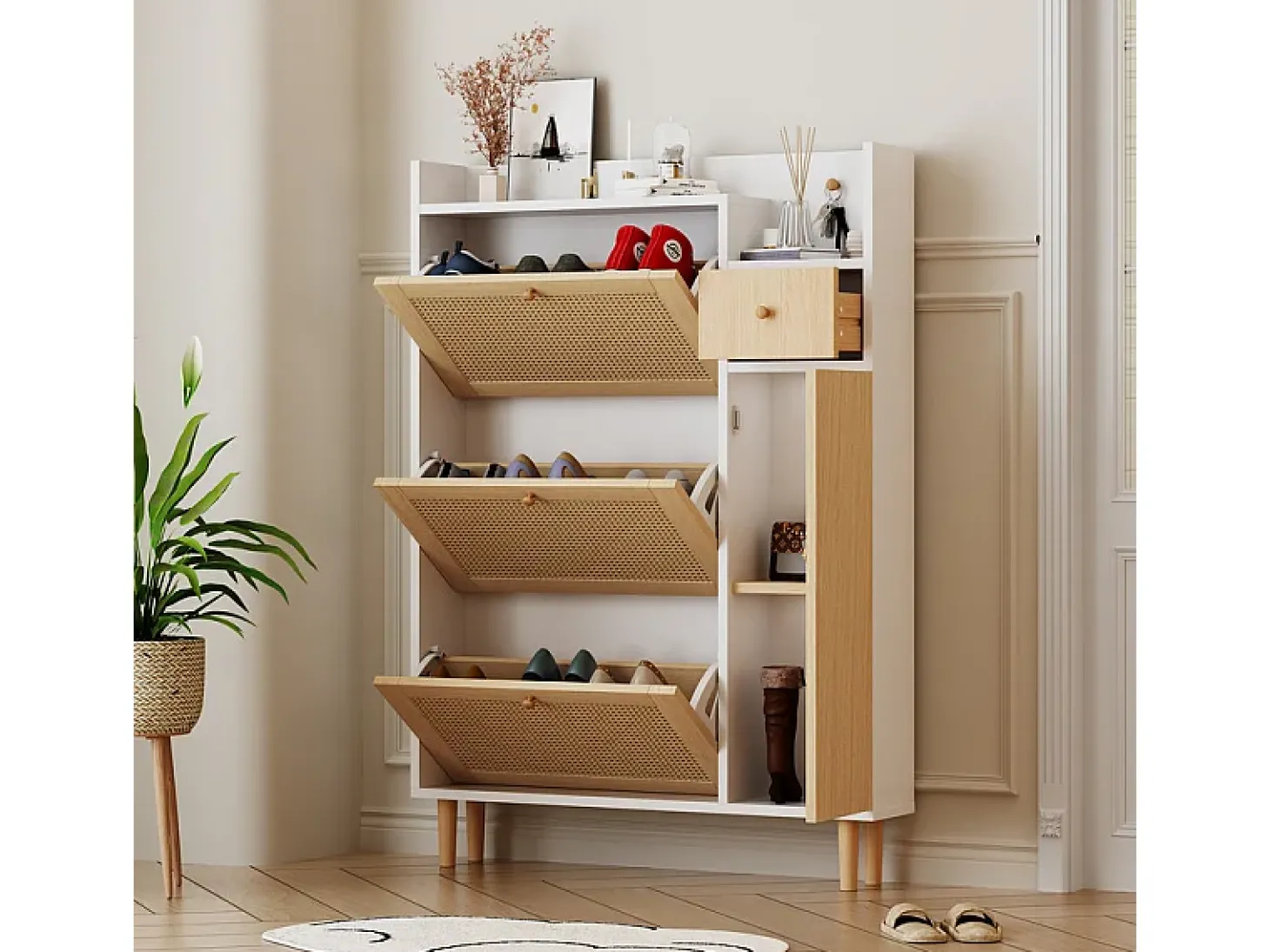 Sapateira em madeira e rattan - 3 portas de aba e 1 gaveta - prateleira ajustável - Natural & Branco