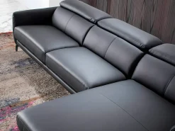Sofá chaise longue direito em pele preta 6041 ANGEL CERDA