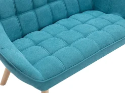 Sofá de 2 lugares em tecido azul acolchoado. Estilo escandinavo. CASERTA