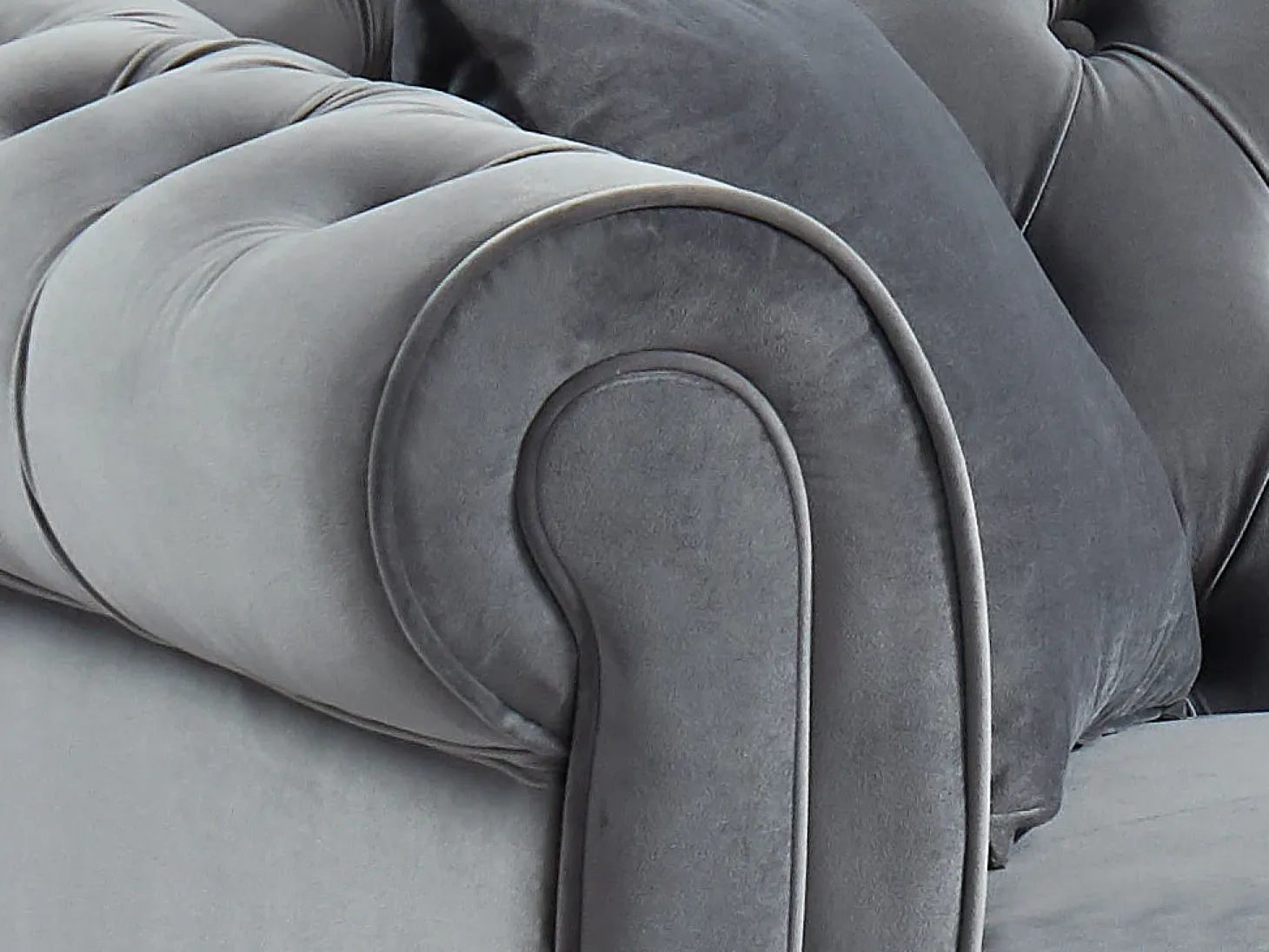 Sofá de canto chesterfield veludo Estilo Charme -TOLEDO