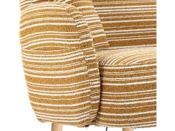 Sofá de dois lugares em tecido bouclé amarelo mostarda - Com bolsos laterais e 2 almofadas.