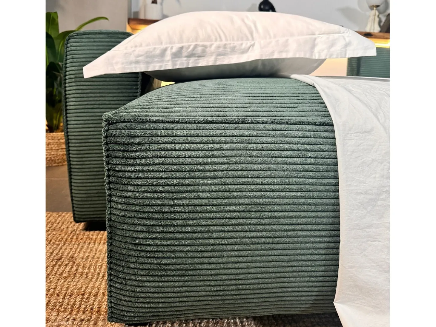 Sofá-cama 3 lugares Verde Abeto - chaise reversível lado direito/esquerdoche com arrumação integrada (269 x 158 x 96 cm) - LAUREN