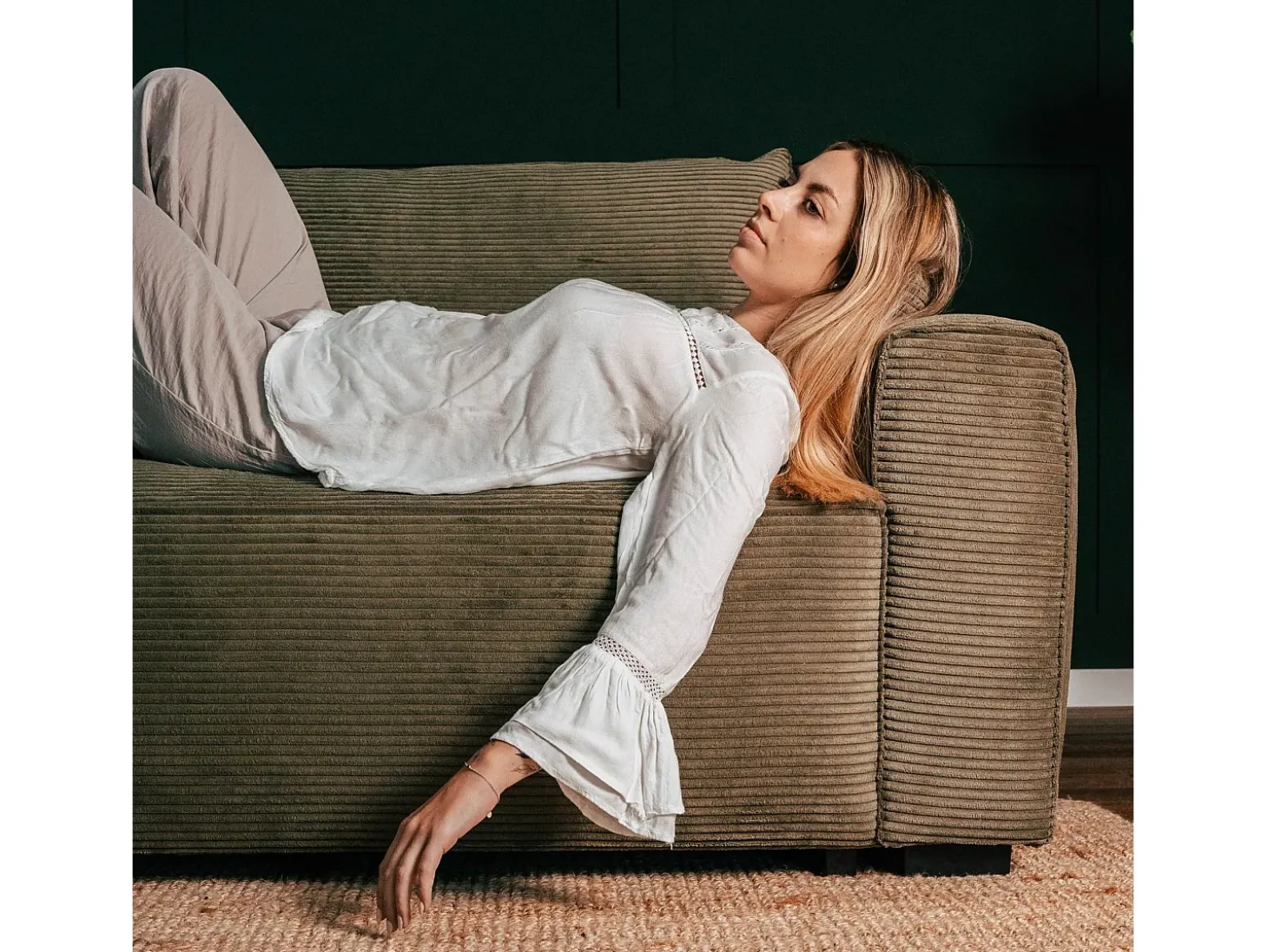 Sofá-cama 3 lugares Verde Floresta - chaise reversível lado direito/esquerdoche com arrumação integrada (269 x 158 x 96 cm) - LAUREN