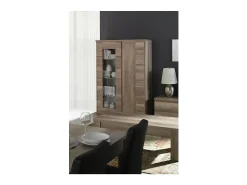 Vitrine aparador ROMI com 2 portas de correr na cor dab canyon. Móvel design ideal para a sua sala de jantar.
