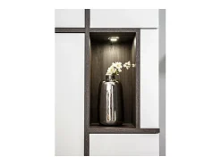Vitrine coleção CRISS + LED. Móvel decorativo, moderno e design para a sua sala de estar.